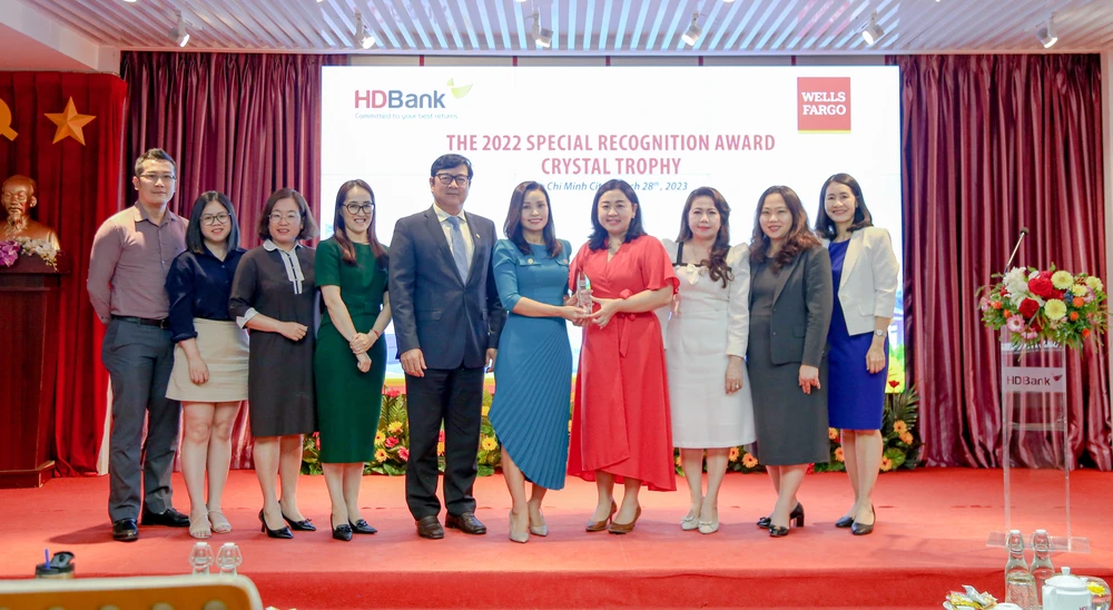 HDBank nhận giải thưởng đặc biệt chất lượng thanh toán quốc tế xuất sắc của Wells Fargo 
