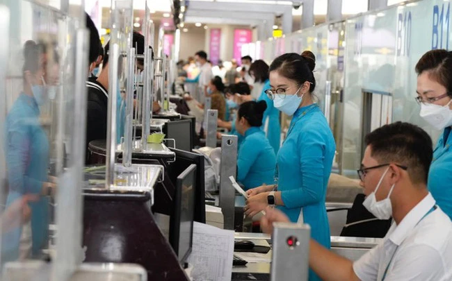 Vietnam Airlines khuyến nghị hành khách mua vé trên kênh chính thức của hãng để tránh bị lừa mua vé giả. (Ảnh minh họa - Ảnh: anninhthudo)