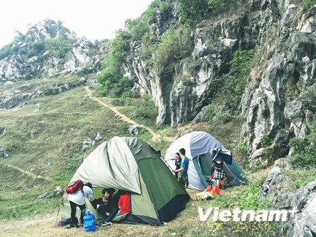 Khu sinh thái Bản Rõm (huyện Sóc Sơn) là một trong những điểm cắm trại gần Hà Nội đang 'hot' trong thời gian gần đây. (Ảnh: dulichbanrom)