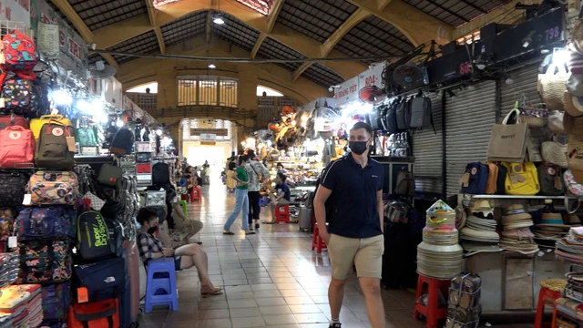 Sức mua chậm ở một số chợ truyền thống tại TP Hồ Chí Minh trong những tháng đầu năm.
