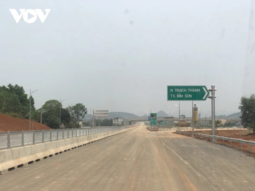 Dự án cao tốc Mai Sơn-Quốc lộ 45 trước giờ khánh thành.