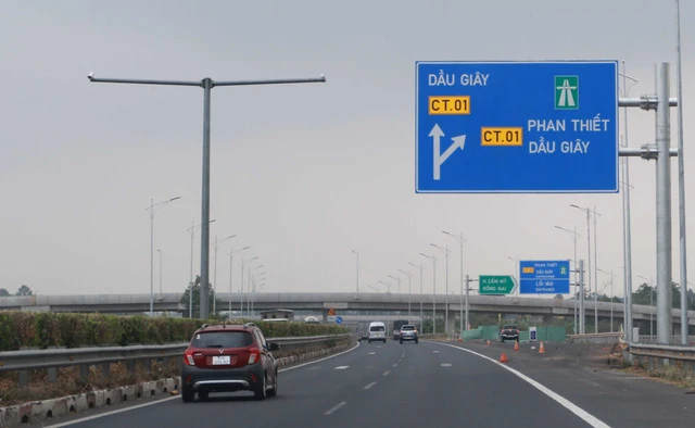 Từ cao tốc Long Thành - Dầu Giây, các xe sẽ rẽ phải vào hướng đi cao tốc Phan Thiết. (Ảnh: Báo Đầu tư)