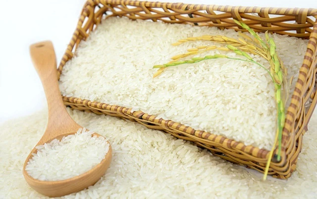 Nhiều loại gạo Việt Nam có giá bán cao hơn Thái Lan, Ấn Độ. (Ảnh: Báo Đầu tư)