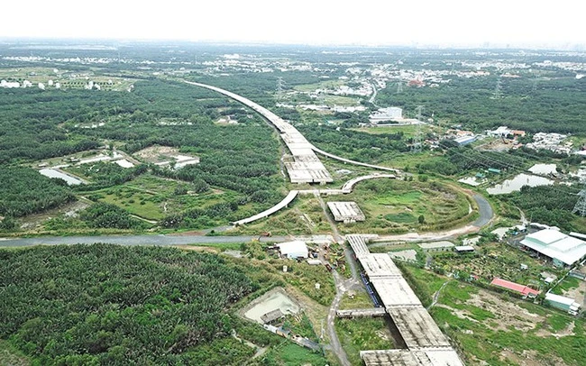 Dự án đường Vành đai 3 TP Hồ Chí Minh đoạn qua Bình Dương đi qua 3 địa phương – TP Thủ Dầu Một, TP Dĩ An và TP Thuận An, tổng chiều dài toàn tuyến 26.6 km, tổng mức đầu tư dự án dự kiến khoảng 19.280 tỷ đồng.