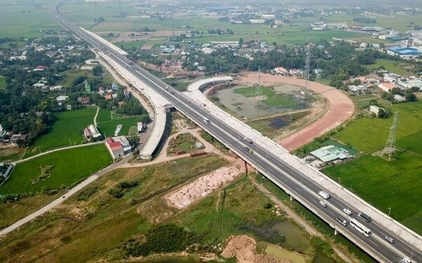 Việc đầu tư nút giao Quốc lộ 50 và nút giao Nguyễn Văn Tạo được Sở GTVT đánh giá rất cấp bách để hoàn thiện kết nối các tuyến đường thành phố với cao tốc và giải tỏa lưu lượng xe ngày càng tăng trong tương lai. Ảnh: Báo Giao thông