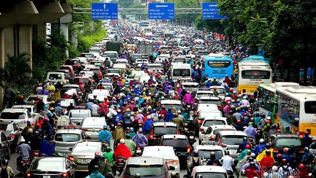 Nỗ lực xử lý các điểm ùn tắc giao thông. Ảnh: Vietnamnet