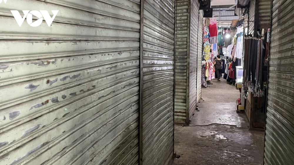 Nhiều quầy, sạp ở chợ Vũng Tàu đóng cửa, ngưng kinh doanh (ảnh: Lưu Sơn) 