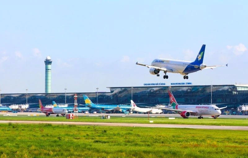 Thị trường vận tải hàng không Việt Nam phấn đấu đứng trong nhóm 4 quốc gia hàng đầu ASEAN về sản lượng vận chuyển. 