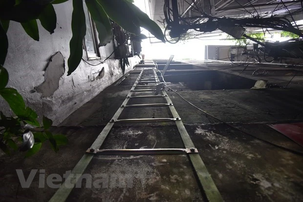 Khu vực thang thoát hiểm tại vụ hỏa hoạn chung cư mini Khương Hạ. (Ảnh: PV/Vietnam+)