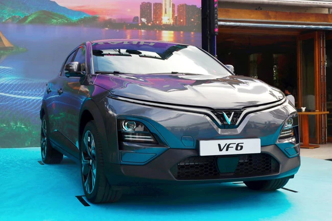 VF 6 chính thức bước vào cuộc đua sôi động của thị trường xe Việt cuối năm.
