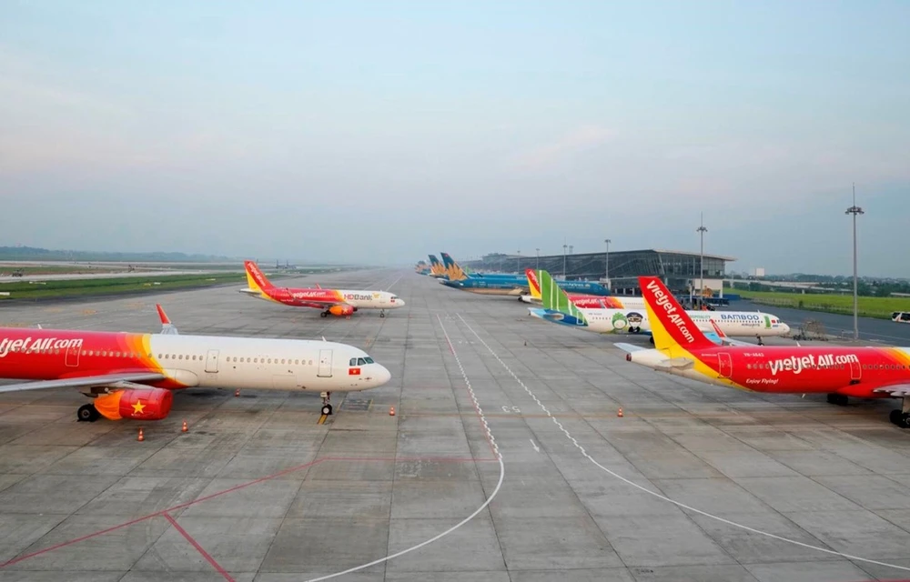 Máy bay của các hãng hàng không tại Sân bay quốc tế Nội Bài. (Ảnh: CTV/Vietnam+)