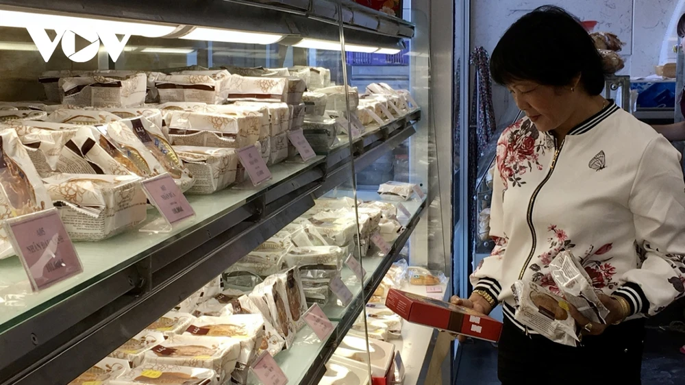 Mùa Trung thu vừa rồi chứng kiến sự thay đổi của thói quen mua sắm - Ảnh: Minh Hạnh 