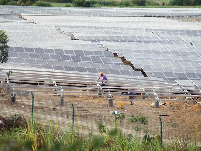 Tốc độ phát triển năng lượng tái tạo của Việt Nam có thể tăng theo cấp số nhân để thu hút các nhà sản xuất và đảm bảo an ninh năng lượng. (Ảnh minh họa - Ảnh: Báo Đầu tư)