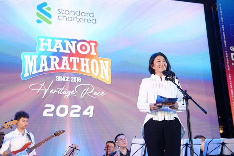 Bà Michele Wee, Tổng Giám đốc Ngân hàng Standard Chartered Việt Nam phát biểu.