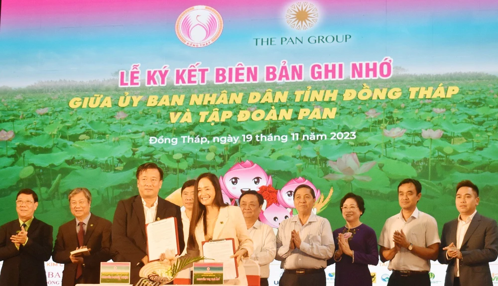 UBND tỉnh Đồng Tháp và Tập đoàn PAN ký kết Đề án Nâng cao thu nhập người trồng lúa