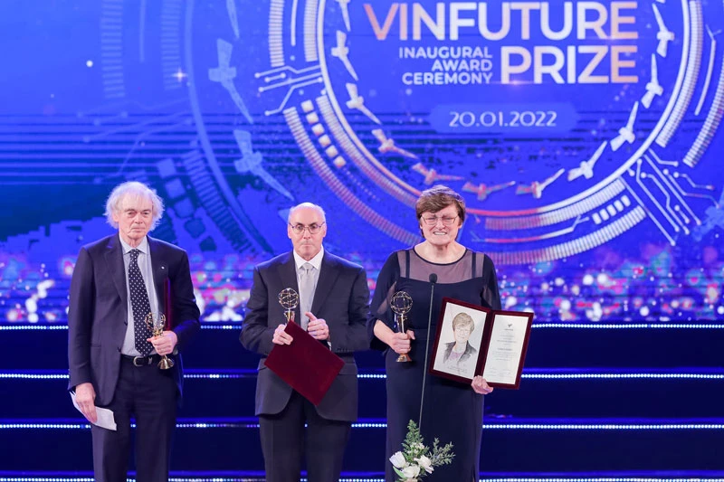 GS. Katalin Kariko và TS. Drew Weissman nhận Giải thưởng chính VinFuture mùa đầu tiên, tháng 1.2022
