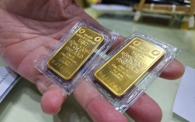 Trong mấy tháng trở lại đây, giá vàng trên thị trường thế giới tăng, khiến giá vàng miếng trong nước, chủ yếu là vàng có thương hiệu SJC tăng theo. Ảnh minh họa.
