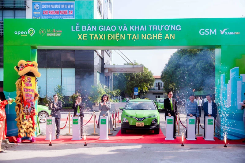 Sơn Nam thuê xe Vinfast triển khai dịch vụ taxi điện MaiLove tại Nghệ An