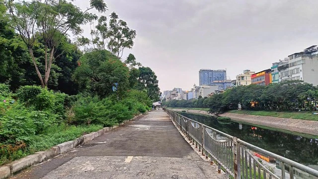 Hà Nội đang gấp rút hoàn thiện tuyến đường dành riêng cho xe đạp lưu thông dọc sông Tô Lịch (đoạn từ Ngã Tư Sở đến Đại học Giao thông Vận tải). Ảnh: Internet