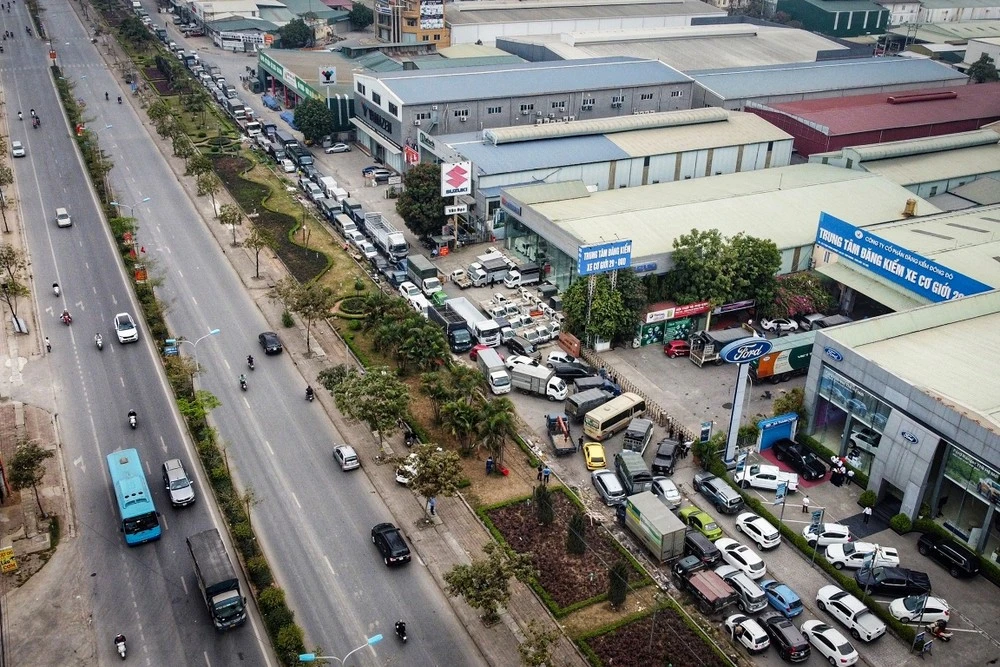 Cục Đăng kiểm Việt Nam lo ngại nguy cơ tái diễn ùn tắc tại tại các trung tâm đăng kiểm trong thời gian tới. (Ảnh: Hoài Nam/Vietnam+)