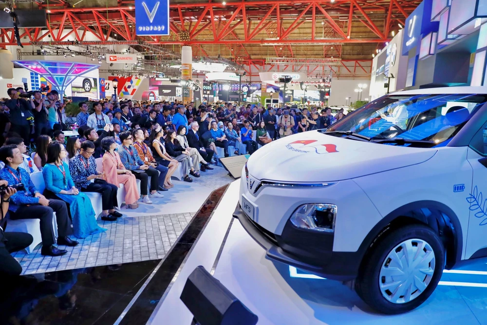 VinFast mở bán SUV điện VF E34 tại Indonesia