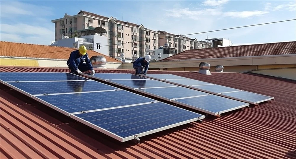Xây dựng cơ chế khuyến khích phát triển điện mặt trời áp mái lắp đặt tại nhà dân