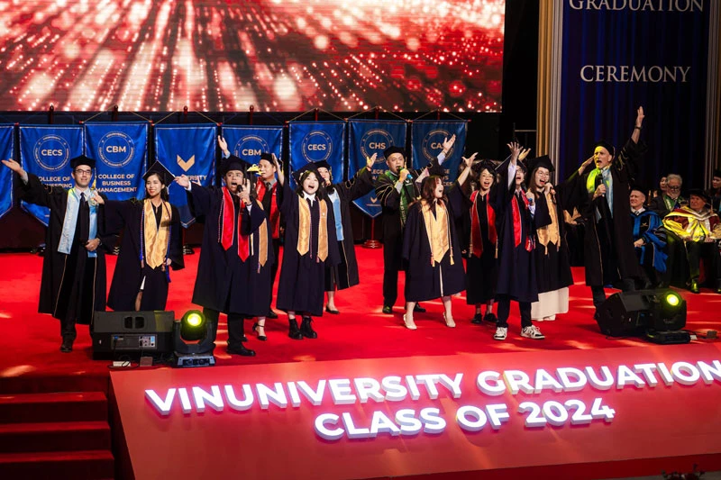 ĐH VinUni mang lại những giá trị xuất sắc cùng tinh thần nhân văn cho 145 sinh viên khóa đầu tiên tốt nghiệp bước ra chinh phục thế giới.
