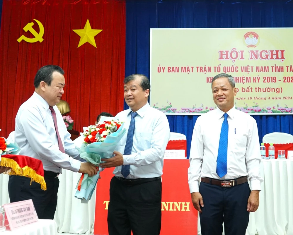 Ông Võ Đức Trong giữ chức Chủ tịch Ủy ban MTTQ Việt Nam tỉnh Tây Ninh