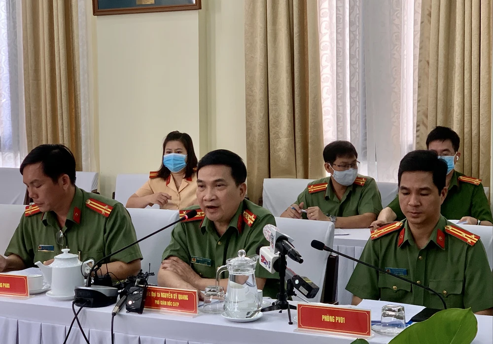Đại tá Nguyễn Sỹ Quang, Phó Giám đốc Công an TPHCM, chủ trì buổi họp báo