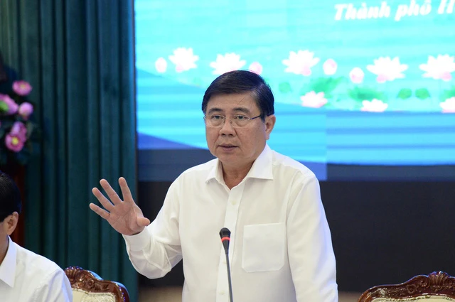 Chủ tịch UBND TPHCM Nguyễn Thành Phong phát biểu chỉ đạo tại hội nghị