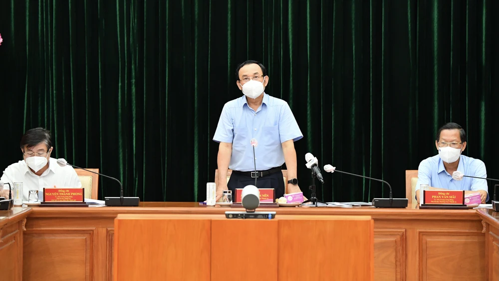 Bí thư Thành ủy TPHCM Nguyễn Văn Nên phát biểu chỉ đạo tại hội nghị. Ảnh: VIỆT DŨNG