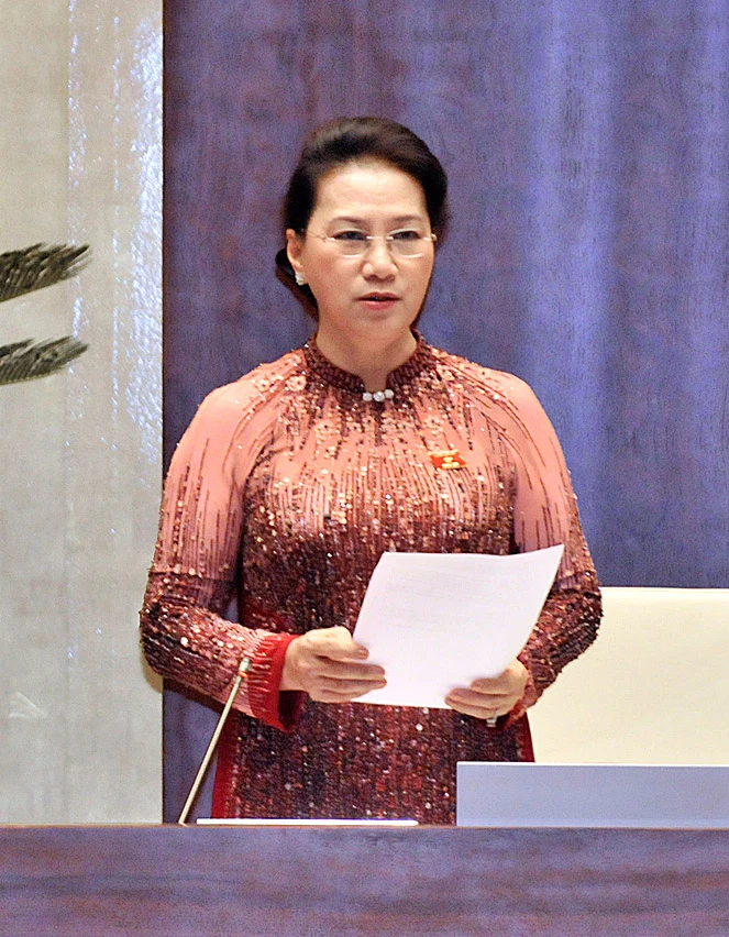 Chủ tịch Quốc hội Nguyễn Thị Kim Ngân phát biểu kết luận phiên chất vấn đối với Bộ trưởng Bộ KHĐT Nguyễn Chí Dũng 
