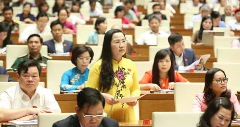 ĐB Nguyễn Thị Thuỷ phát biểu tại phiên họp Quốc hội
