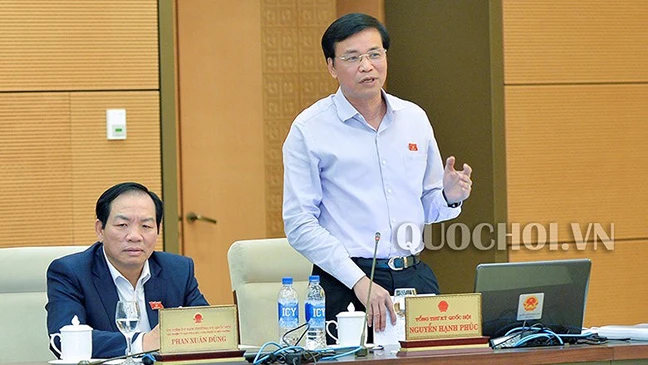 Tổng Thư ký Quốc hội Nguyễn Hạnh Phúc báo cáo về việc chuẩn bị kỳ họp thứ 5