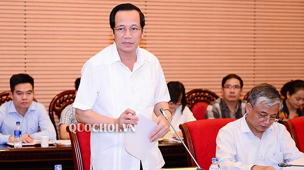 Bộ trưởng Bộ Lao động, Thương binh và Xã hội Đào Ngọc Dung phát biểu tại phiên họp