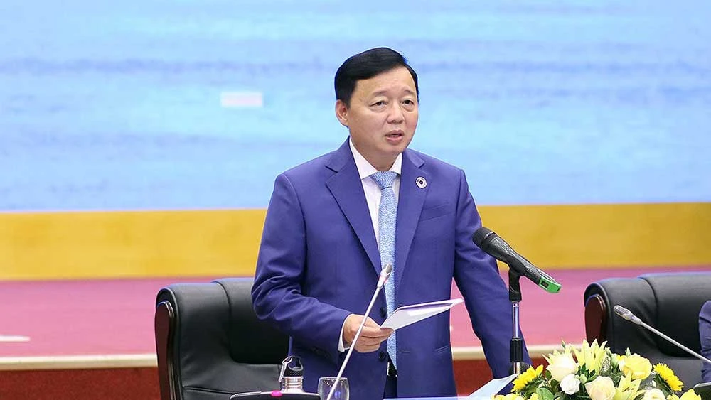 Bộ trưởng Bộ Tài nguyên và Môi trường Trần Hồng Hà phát biểu tại Hội nghị 