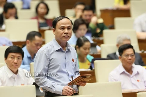ĐB Nguyễn Bắc Việt (Ninh Thuận) phát biểu tại phiên họp