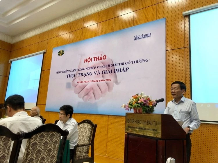 TS Nguyễn Anh Tuấn, Tổng biên tập Tạp chí Nhà đầu tư phát biểu tại Hội thảo 