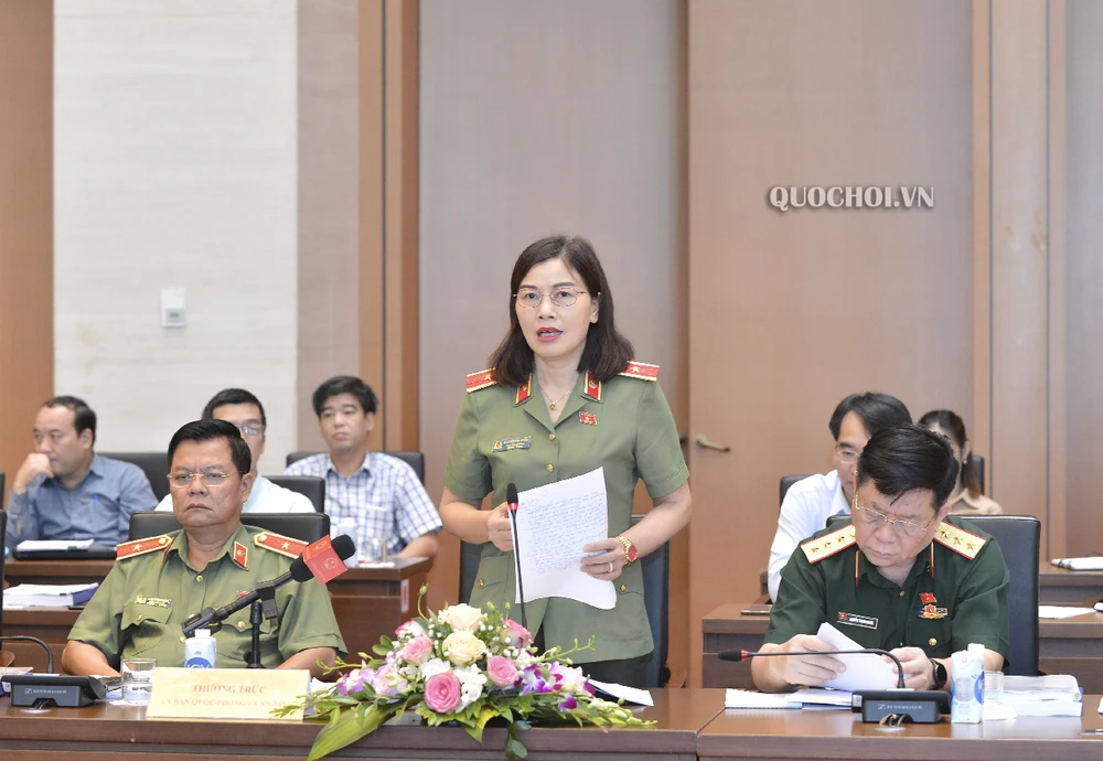 Ủy viên Thường trực UBQPAN Nguyễn Thị Xuân phát biểu tại phiên họp