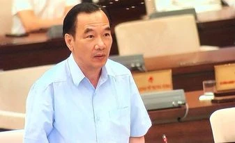 Phó Chủ tịch Ủy ban trung ương Mặt trận Tổ Quốc Việt Nam Ngô Sách Thực trình bày báo cáo tại phiên họp thứ 58 của Ủy ban Thường vụ Quốc hội
