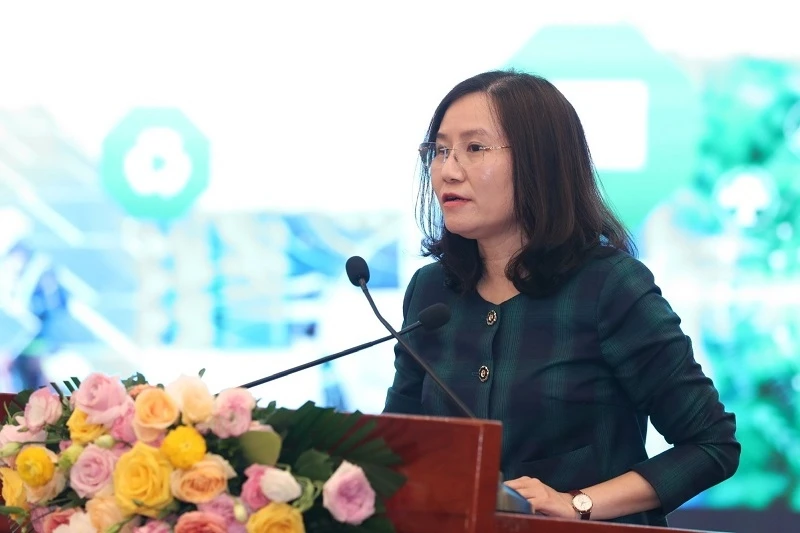 Bà Phạm Thị Thanh Tùng, Phó Vụ trưởng Vụ Tín dụng các ngành kinh tế (Ngân hàng Nhà nước) phát biểu tại hội thảo