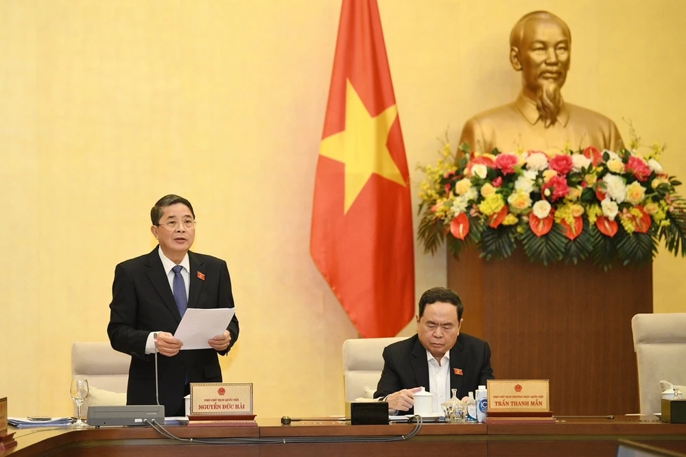 Phó Chủ tịch Quốc hội Nguyễn Đức Hải điều hành phiên họp. Ảnh: VIẾT CHUNG
