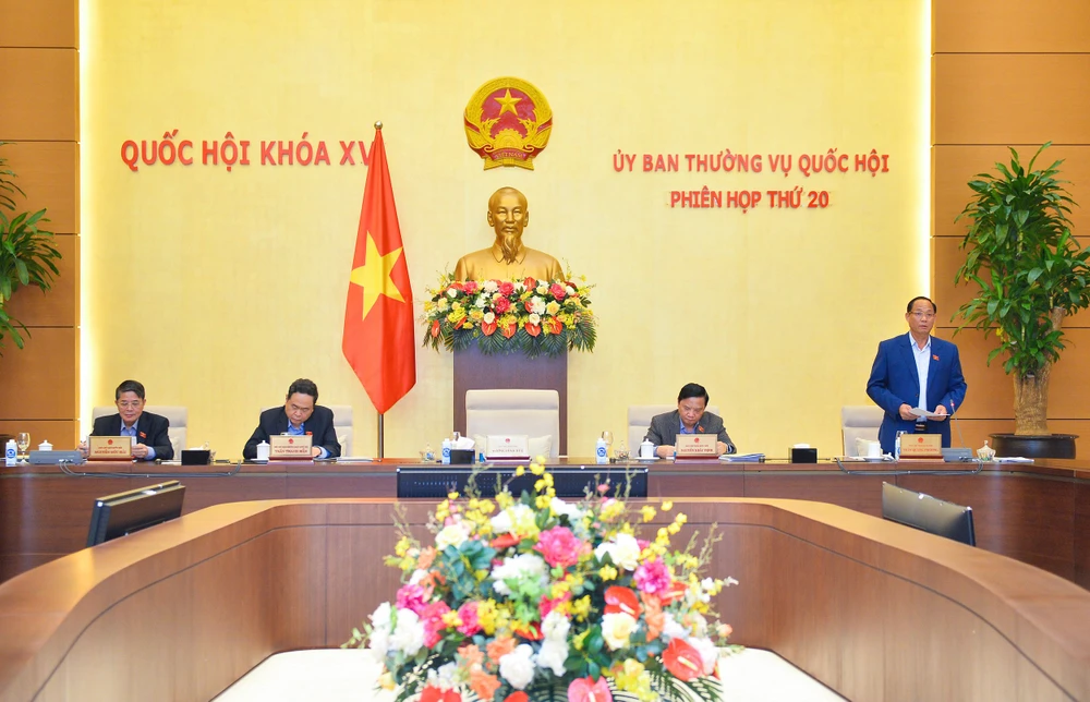 Phó Chủ tịch Quốc hội Trần Quang Phương điều hành nội dung thảo luận về dự thảo Luật Phòng thủ dân sự