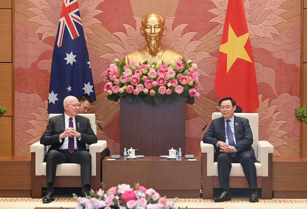 Chủ tịch Quốc hội Vương Đình Huệ và Toàn quyền Australia David Hurley hội kiến tại Nhà Quốc hội. Ảnh: VIẾT CHUNG