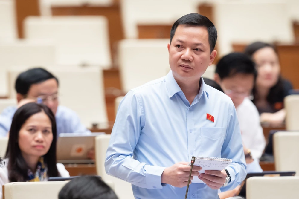 ĐB Trịnh Xuân An (Đồng Nai) phát biểu tại phiên họp