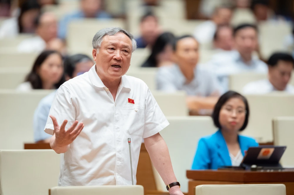 Chánh án Tòa án Nhân dân tối cao Nguyễn Hoà Bình phát biểu tại phiên họp của Quốc hội, sáng 26-5-2023
