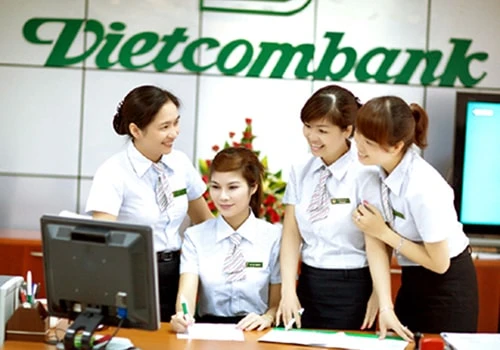Từ ngày 1-3, Vietcombank bắt đầu thu phí quản lý tài khoản 2.000 đồng/tháng nhưng vẫn là mức phí thấp nhất thị trường