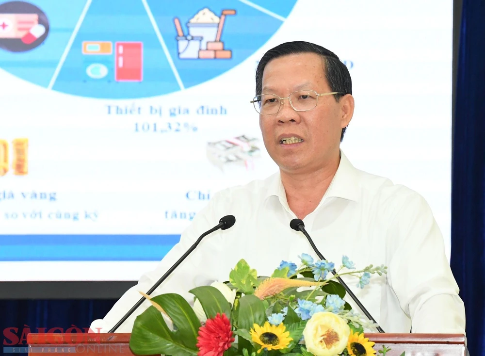 Đồng chí Phan Văn Mãi, Ủy viên Ban Chấp hành Trung ương Đảng, Phó Bí thư Thường trực Thành ủy TPHCM, Chủ tịch UBND TPHCM phát biểu. Ảnh: VIỆT DŨNG