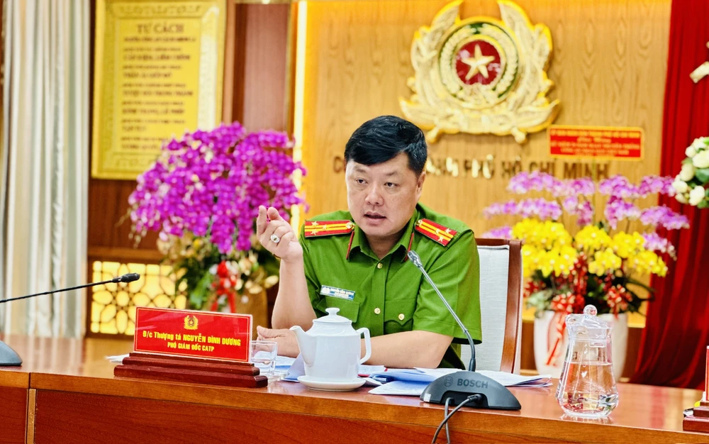 Thượng tá Nguyễn Đình Dương, Phó Giám đốc Công an TPHCM phát biểu tại buổi giám sát. Ảnh: CHÍ THẠCH