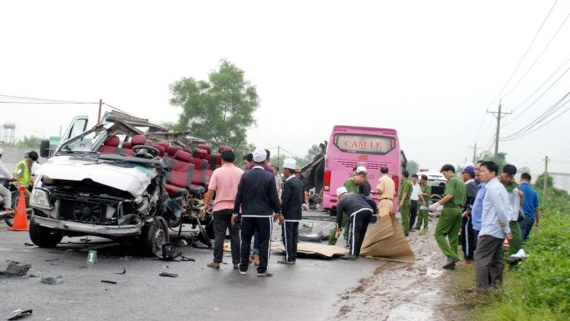 Hiện trường vụ tai nạn làm 6 người chết tại Tây Ninh